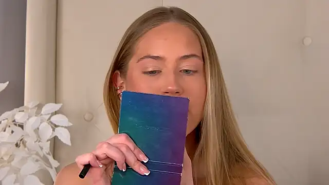 Snapshot of ur_wet_dreams chatting on 25, 2, 2026 ur wet dreams online show from 25, 2, 2026