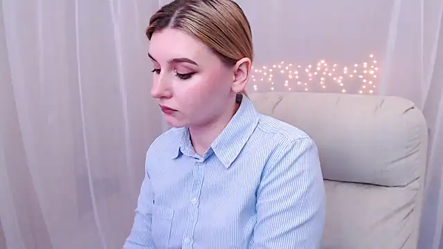 Snapshot of Freya_Celestial chatting on 2, 3, 2025 Freya Celestial online show from 2, 3, 2025