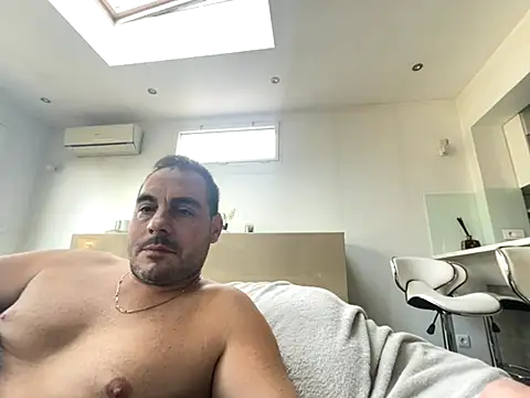 justeqqun online show from 1, 11, 2025