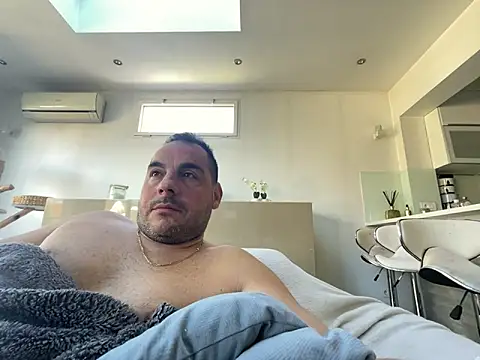 justeqqun online show from 15, 3, 2026