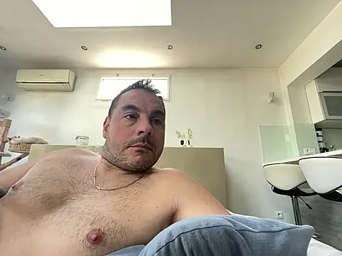 Snapshot of justeqqun chatting on 15, 5, 2026 justeqqun online show from 15, 5, 2026