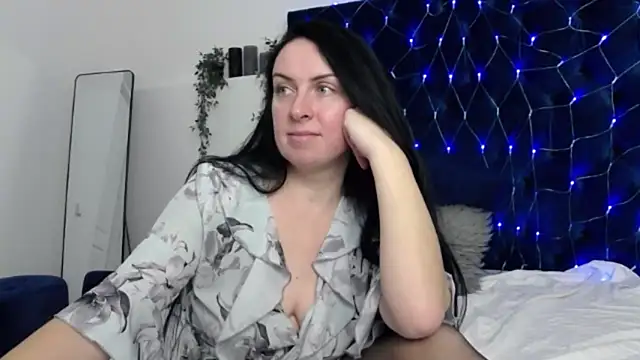 JacquelineElle online show from 23, 2, 2025