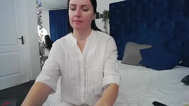 JacquelineElle online show from 23, 3, 2025