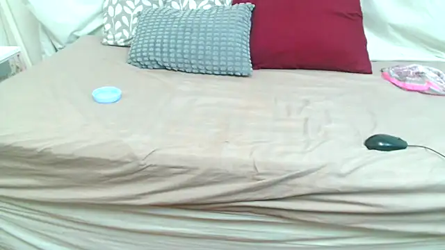 Cute Piper99x online show from 11, 11, 2025