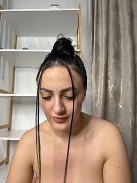 RaisaSalvi online show from 7, 11, 2025