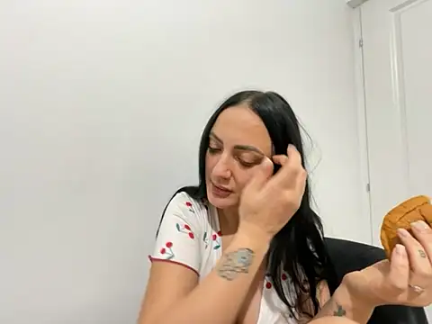 RaisaSalvi online show from 19, 11, 2025