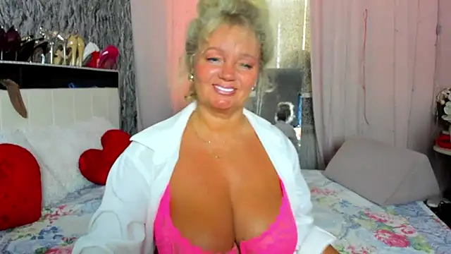 Snapshot of MartiniMartini chatting on 23, 6, 2026 MartiniMartini online show from 23, 6, 2026