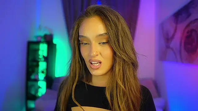 Clara Nia online show from 21, 10, 2025