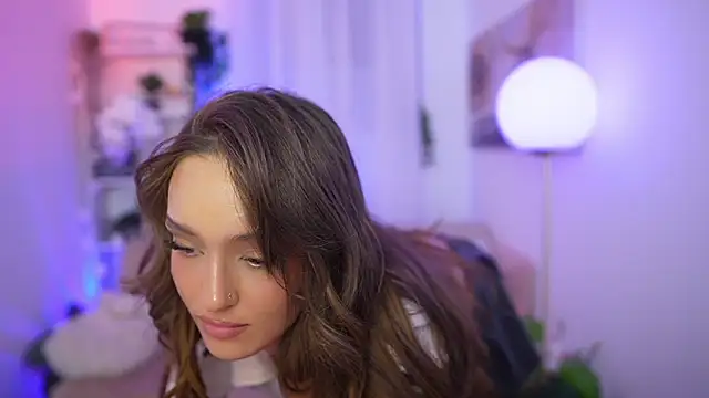 Clara Nia online show from 13, 12, 2025