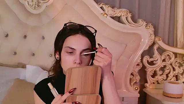 GIGI DAV online show from 30, 10, 2025