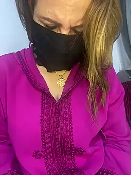 Snapshot of A-mal5 chatting on 8, 3, 2025 A-mal5 online show from 8, 3, 2025