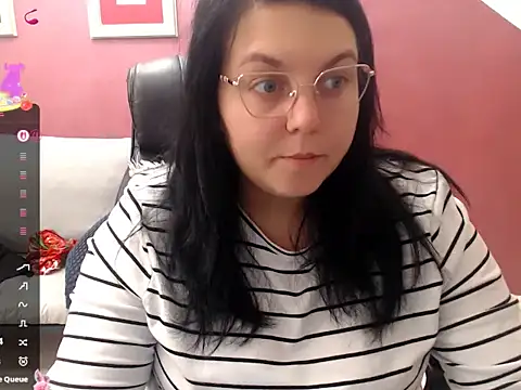 Wetandnaughtyxx online show from 6, 2, 2026