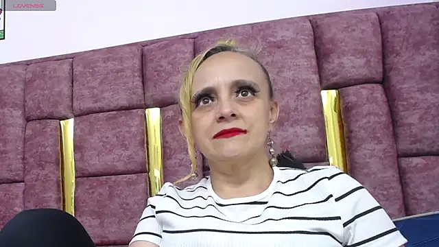 VICTORIAHANK  online show from 17, 3, 2026