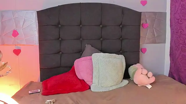 Snapshot of Alice_evans_lov chatting on 4, 3, 2025 Alice evans lov online show from 4, 3, 2025