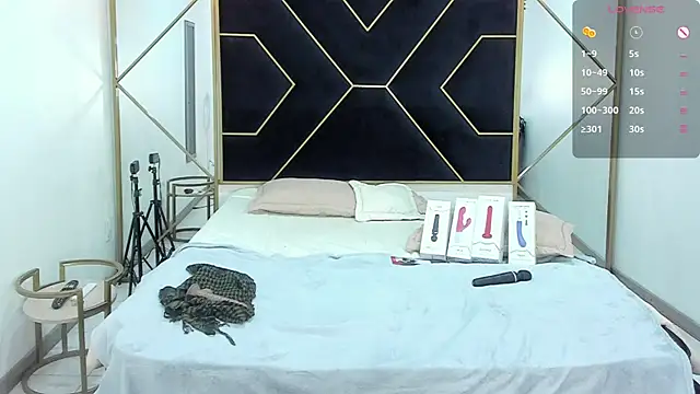 CamiilaReyes online show from 26, 2, 2025