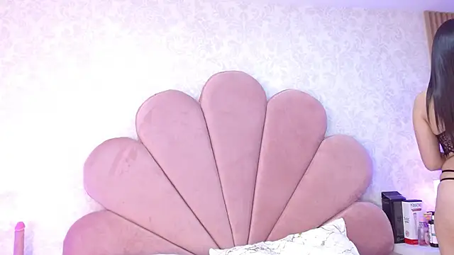 ElhaThomson online show from 19, 11, 2025