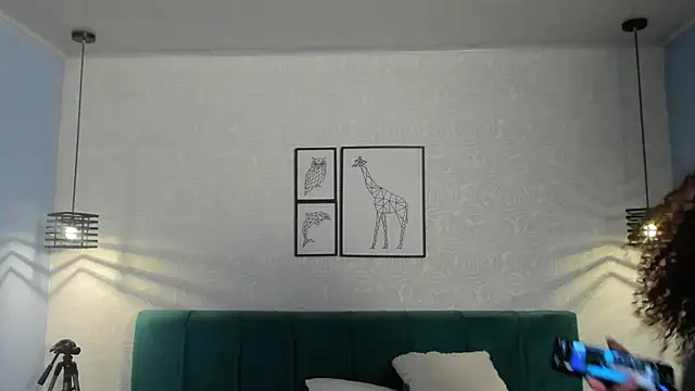 ninna curly online show from 2, 4, 2026