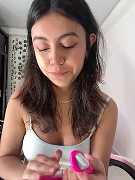 Snapshot of LiLy_kIndly chatting on 20, 12, 2025 LiLy kIndly online show from 20, 12, 2025