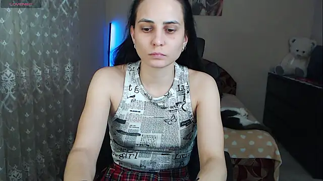 Kriss brunette 5 online show from 1, 12, 2025