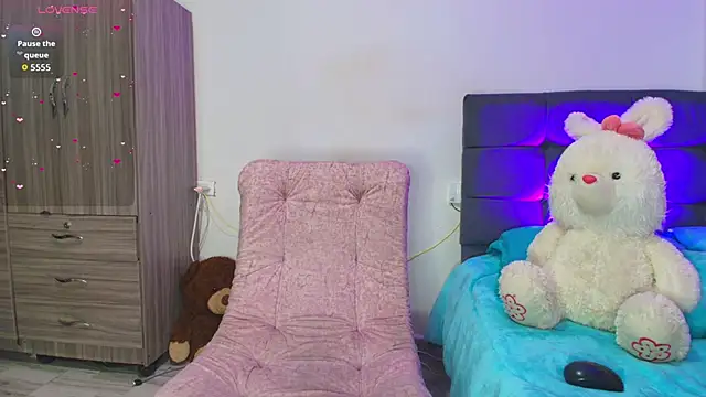 Snapshot of Sophie_Astor chatting on 16, 6, 2026 Sophie Astor online show from 16, 6, 2026