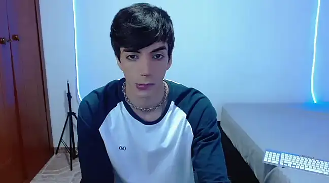 H3ll B0I online show from 7, 3, 2025