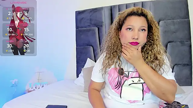 Snapshot of EvaQueen__ chatting on 18, 2, 2025 EvaQueen online show from 18, 2, 2025