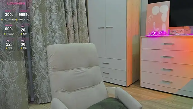  dkny  online show from 10, 3, 2026