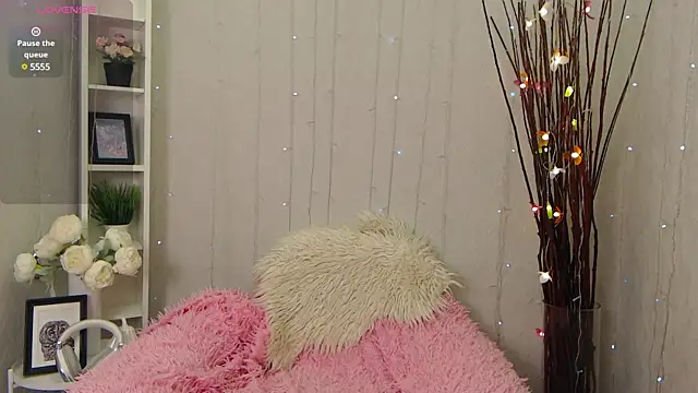 Holygirl  online show from 13, 3, 2025