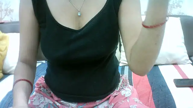 Snapshot of kajal__bhabhi_ chatting on 28, 6, 2026 kajal bhabhi online show from 28, 6, 2026