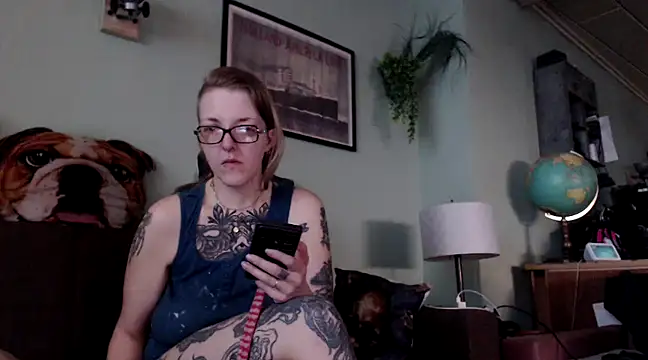 Astrid-Gilbert online show from 2, 3, 2025