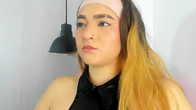 Shanntal  online show from 17, 10, 2025