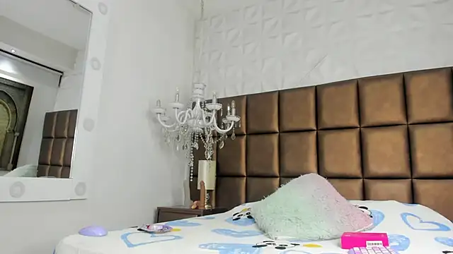 zoe taylorr1 online show from 2, 10, 2025