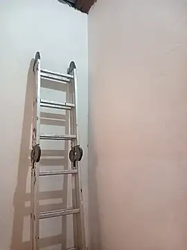 Snapshot of LoonyIdiot chatting on 6, 4, 2026 LoonyIdiot online show from 6, 4, 2026