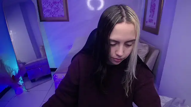 Hela v online show from 22, 9, 2025