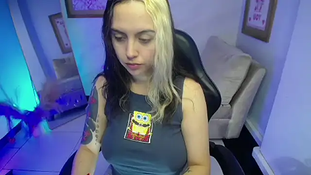 Hela v online show from 10, 9, 2025