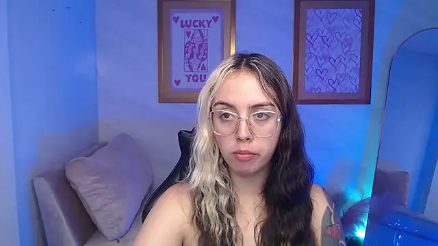 Hela v online show from 24, 11, 2025