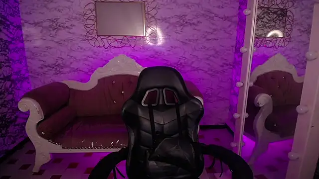 Hela v online show from 6, 3, 2025