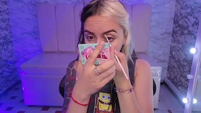 Hela v online show from 16, 10, 2025