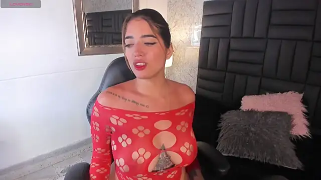 Hanna Vasquez online show from 18, 2, 2025