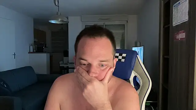 Funnyjul31 online show from 12, 3, 2025