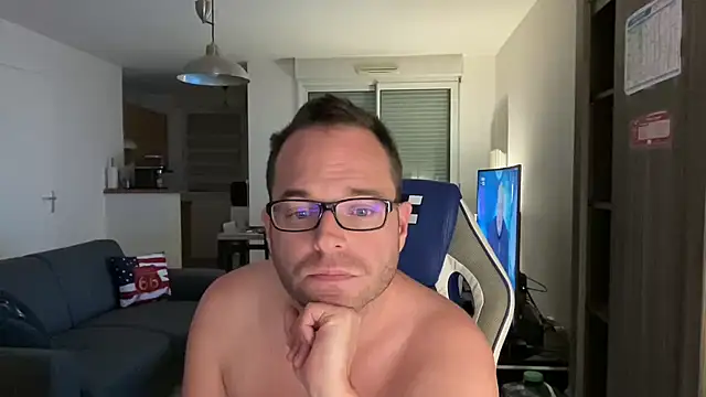 Funnyjul31 online show from 9, 3, 2025