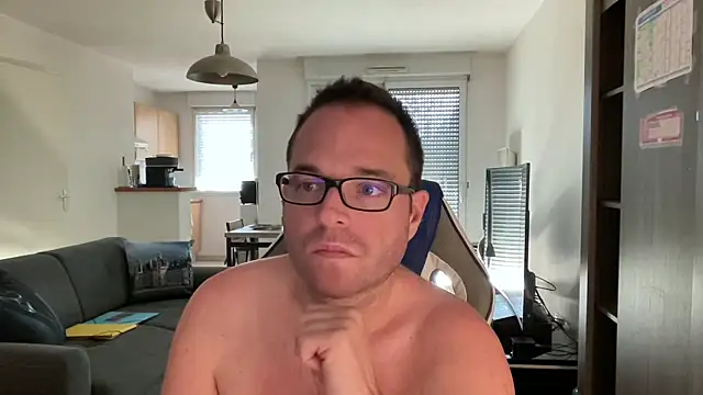 Funnyjul31 online show from 16, 3, 2025