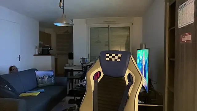 Funnyjul31 online show from 21, 3, 2025