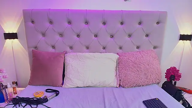 Alyssaa Hunter online show from 8, 3, 2025