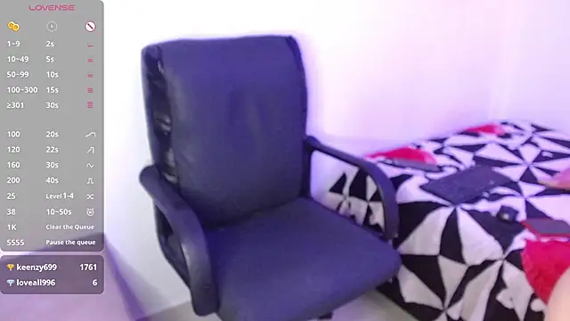 Luna-Naughty online show from 9, 3, 2025