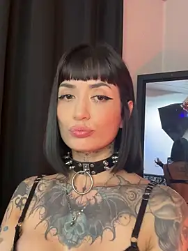 IsisRaichuu  online show from 19, 9, 2025