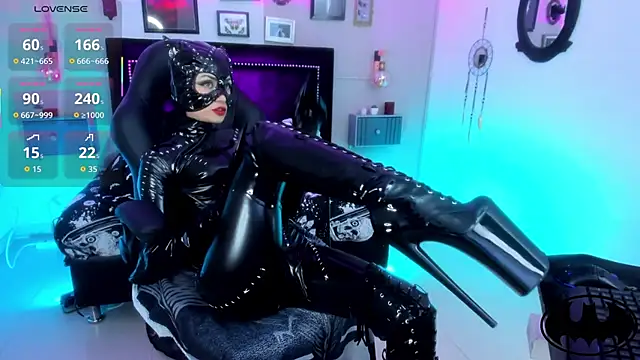 IsisRaichuu  online show from 29, 10, 2025