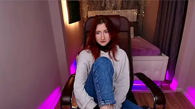 Violet Moreau online show from 17, 12, 2025