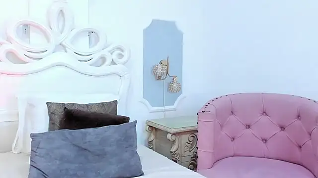 victoria coopers online show from 25, 2, 2025