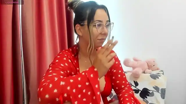 Snapshot of LadyLyanna chatting on 18, 7, 2026 LadyLyanna online show from 18, 7, 2026